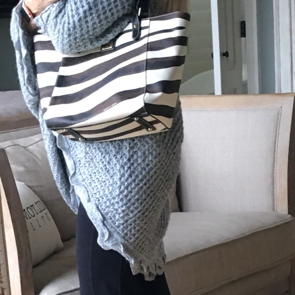 Dooney & Bourke zebra purse - Picture 8 of 8